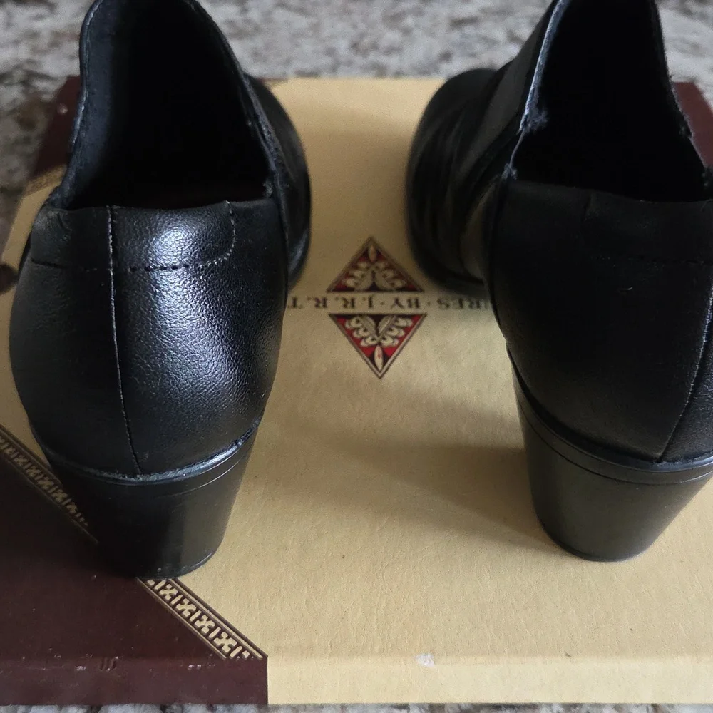 Clarks Women's Black Leather Loafers Scisey's 8.5 Regular